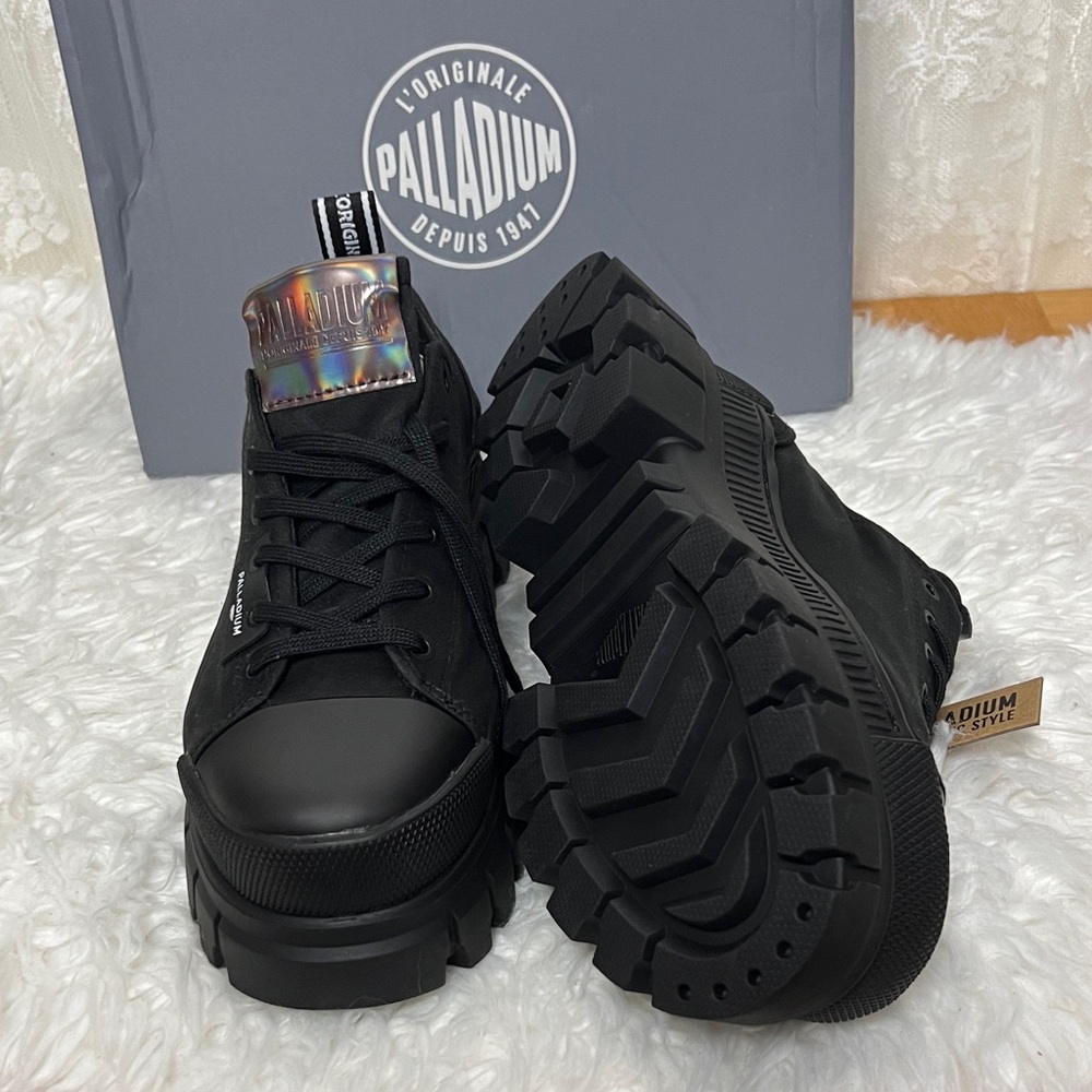 “Palladium” Revolt LO TX Black  (8.5) Black - Picture 3 of 9
